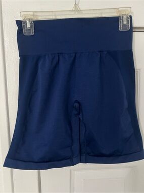NVGTN Scrunch Butt High-Waist Navy Women’s bike Shorts Size Small